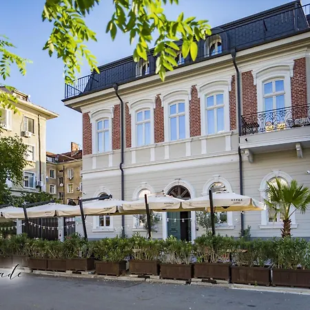 Promenade (adults Only)