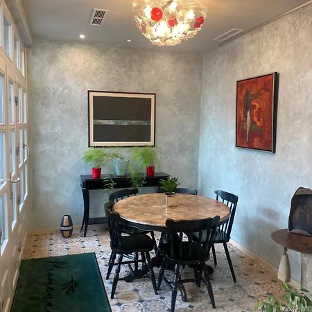 Promenade (adults Only)